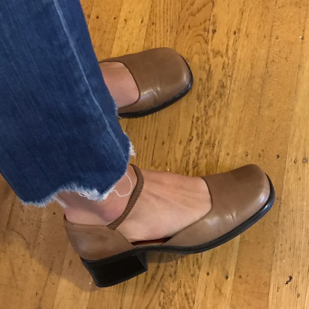 Vintage NINE WEST Mary-Jane 2” Heel